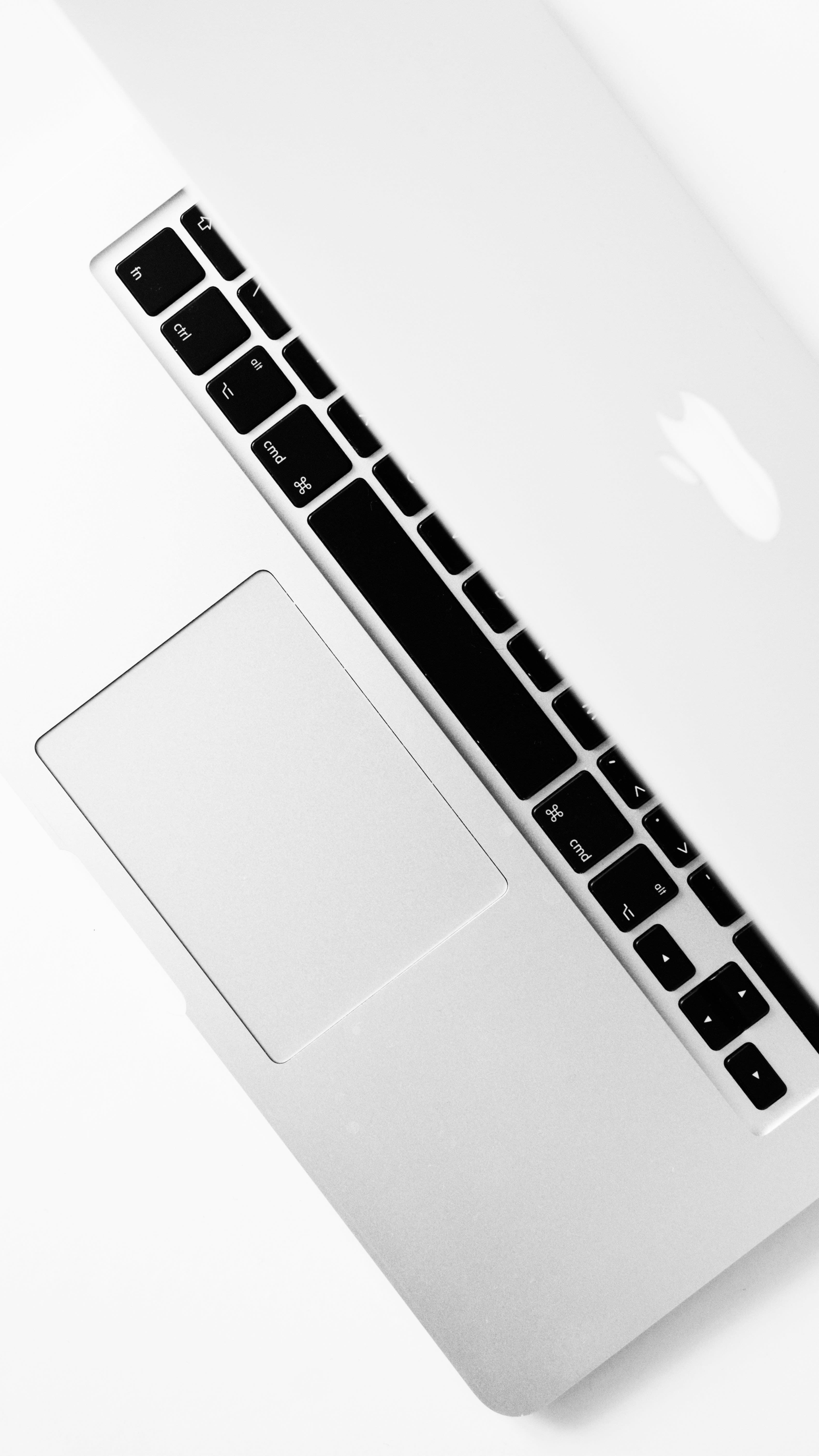 Apple MacBook Air 13-inch (2017) – A1466 | Core i5 | 8GB RAM | 256GB SSD