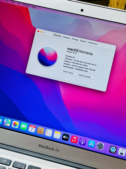 Apple Macbook Air 2017 i5 8/128(A1466 EMC 3178) Used But Like New Condition.
