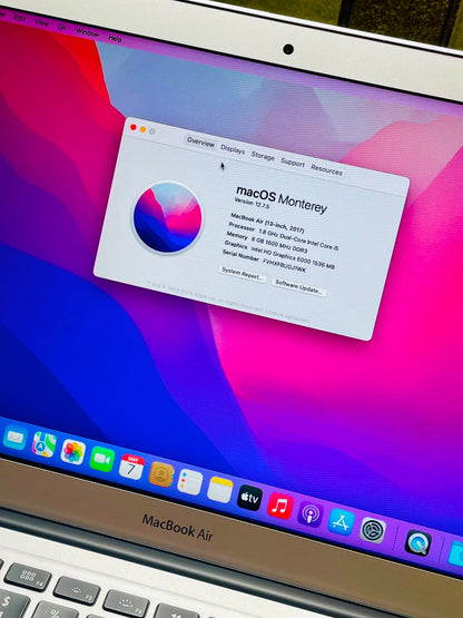 Apple Macbook Air 2017 i5 8/256(A1466 EMC 3178) Used But Like New Condition.