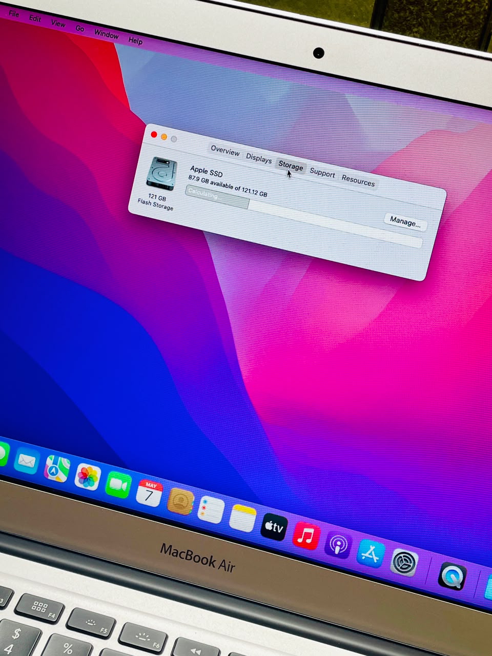 Apple Macbook Air 2017 i5 8/128(A1466 EMC 3178) Used But Like New Condition.