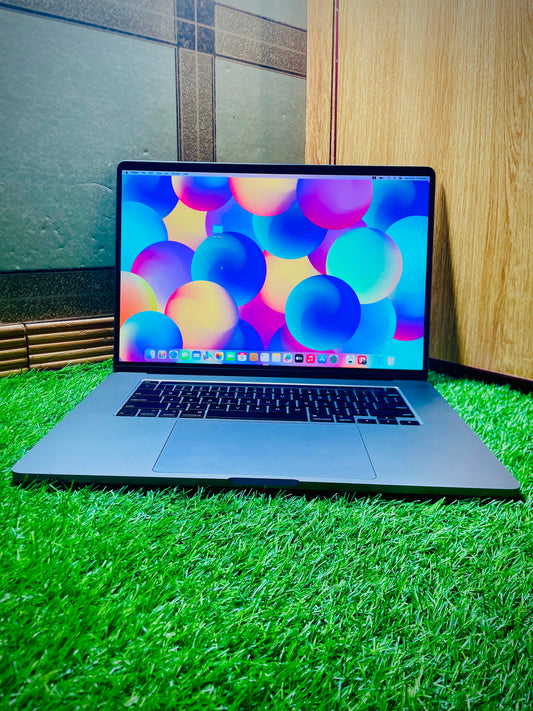 Apple MacBook Pro 16" (2019) – A2141 i7 16/512+4GB.