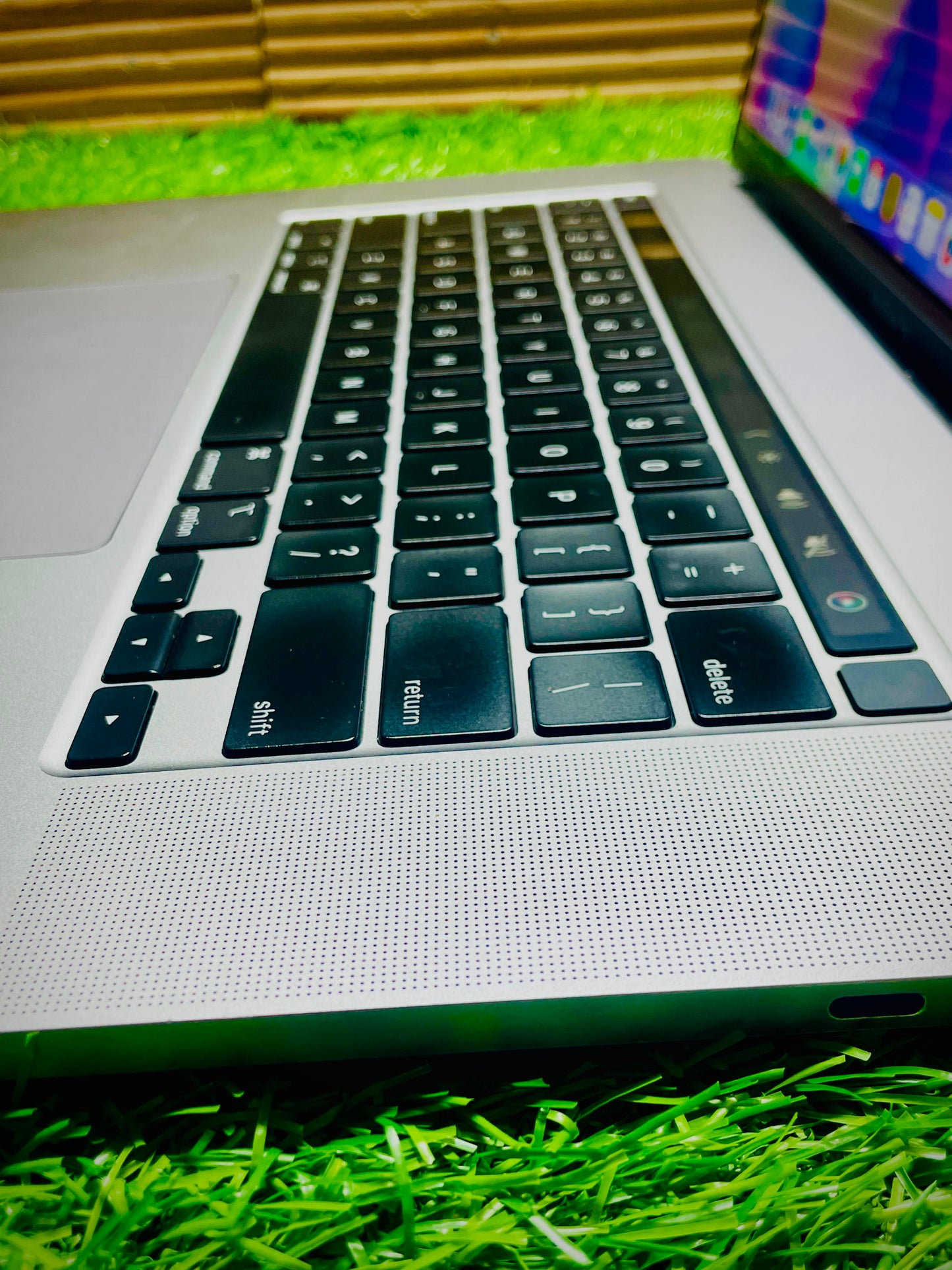 Apple MacBook Pro 16" (2019) – A2141 i7 16/512+4GB.