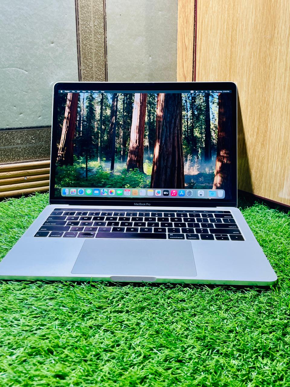 MacBook Pro 2019 (13.3") – Intel Core i7 | 16GB RAM | 512GB SSD.